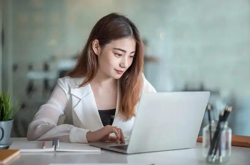 觅策企业网站管理系统轮播图3